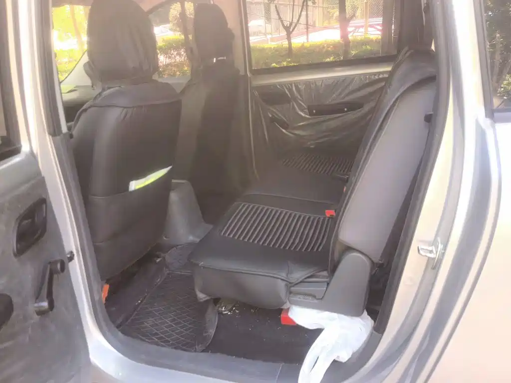 Wuling Motors Wuling Hongguang New Energy 2025 2024 Model Pure Electric 300KM Utility Version