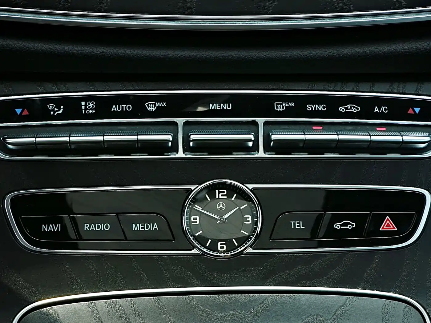 Mercedes-Benz E-Class 2019 E 200 L Sport фото 17
