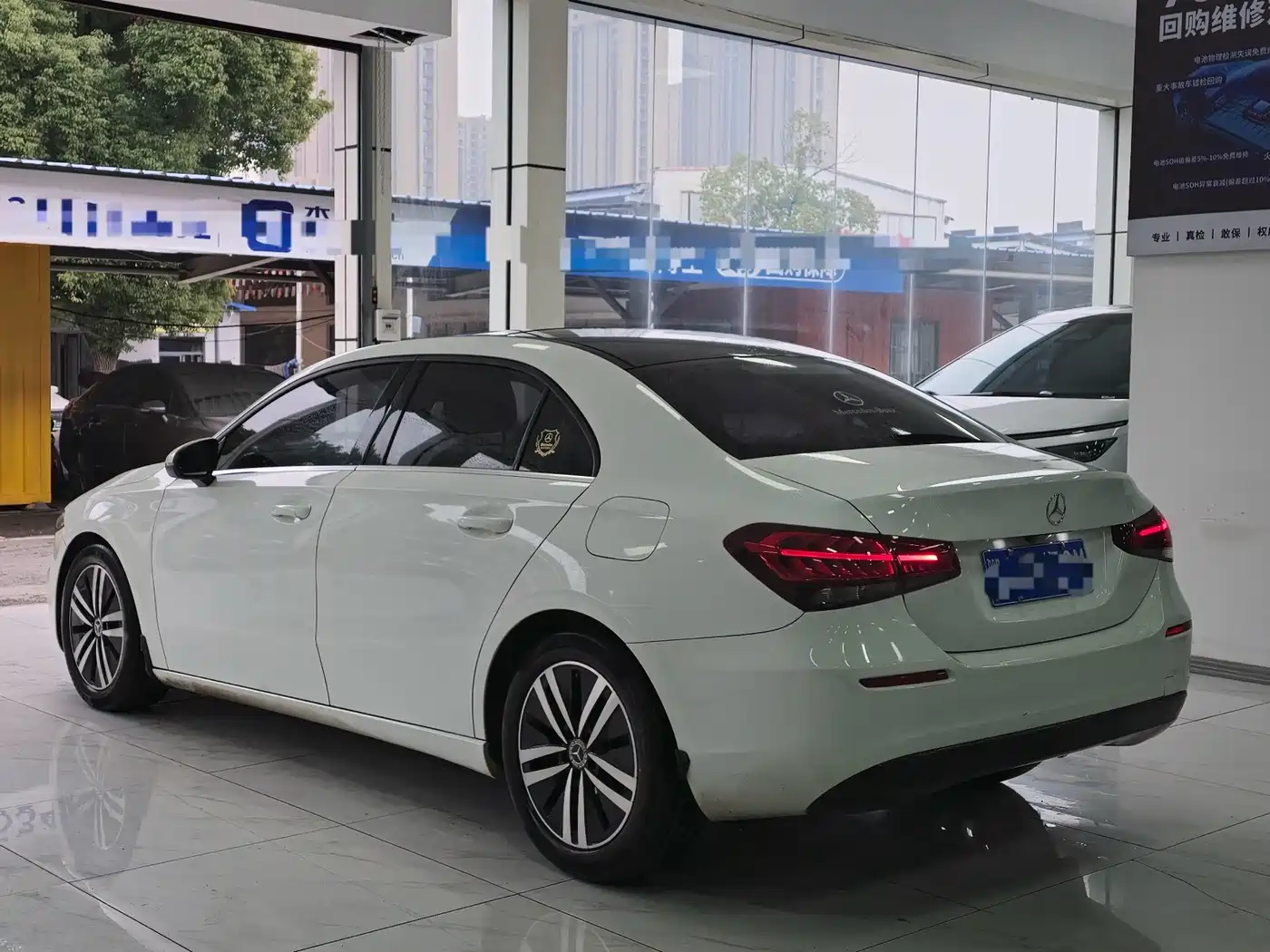 Mercedes-Benz A-Class 2020 Facelift A 180 L Sport Sedan фото 4