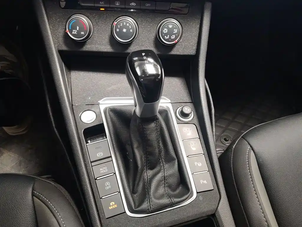 Volkswagen Sagitar 2021 280TSI DSG Surpassing Edition фото 14
