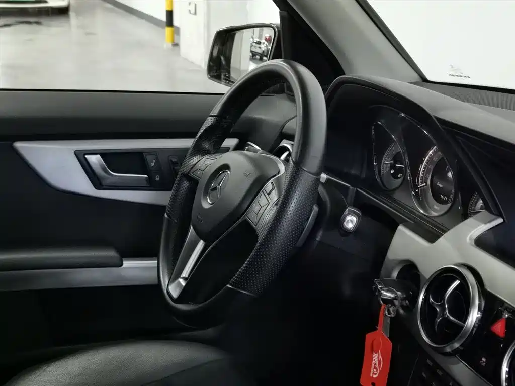 Mercedes-Benz GLK-Class 2013 GLK 300 4MATIC Dynamic Sunroof фото 22