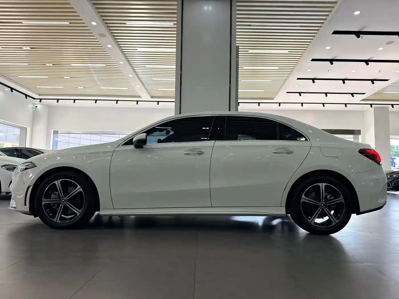 Mercedes-Benz A-Class 2022 Facelift III A 200 L Sport Sedan Fashion фото 3