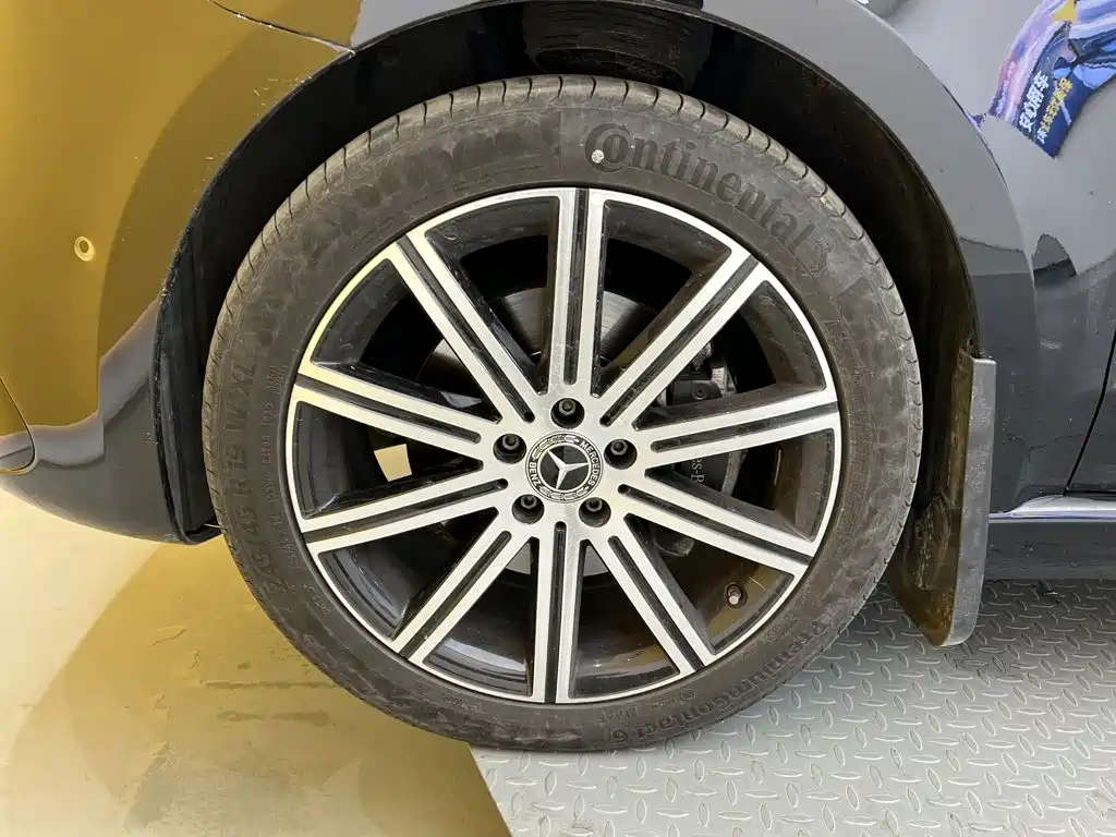 Mercedes-Benz V-Class 2025 2024 V 300 L Long Wheelbase Premium