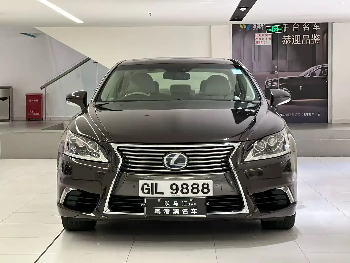 Lexus LS 2013 600hL фото 2