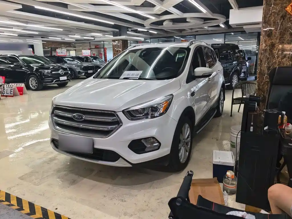 Фото 11 - Ford Kuga