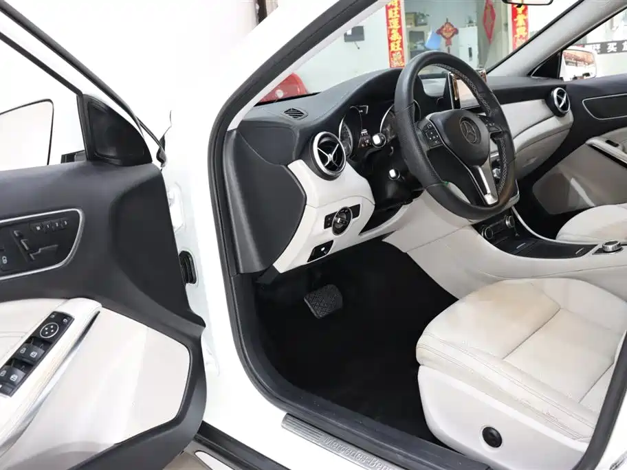 Mercedes-Benz GLA 2015 GLA 200 Fashion фото 9