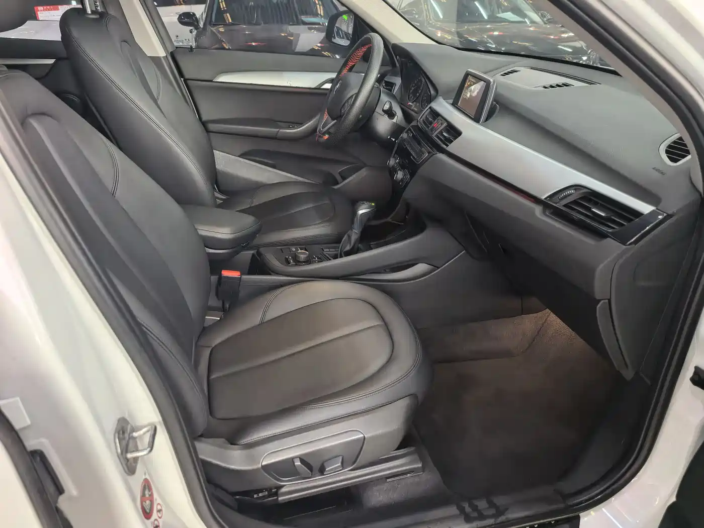 BMW X1 2016 sDrive18Li Premium Model фото 13