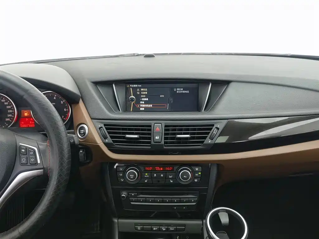 BMW X1 2013 xDrive20i X Design Package фото 12