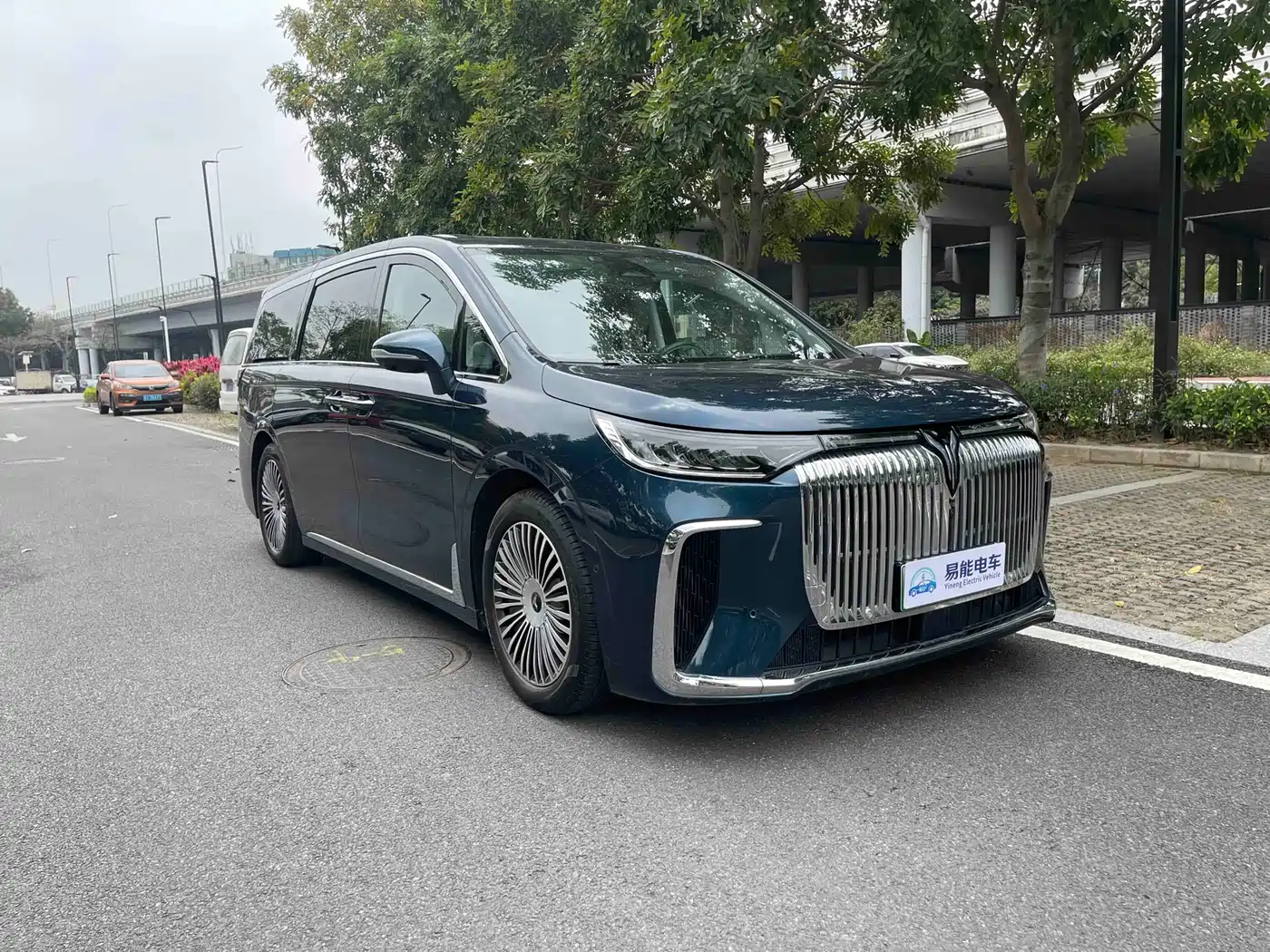 Voyah Auto Voyah Dreamer 2025 PHEV AWD Flagship Kunpeng Edition фото 3