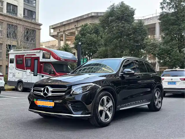MERCEDES-BENZ GLC