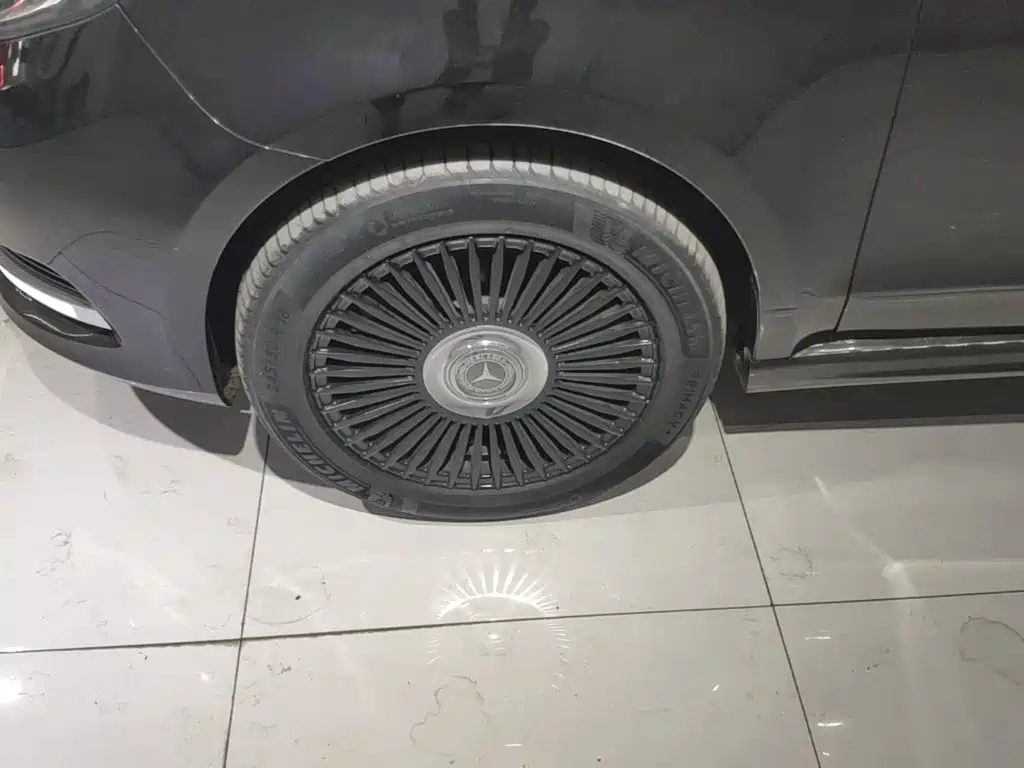 Фото 23 - Mercedes-Benz V-Class