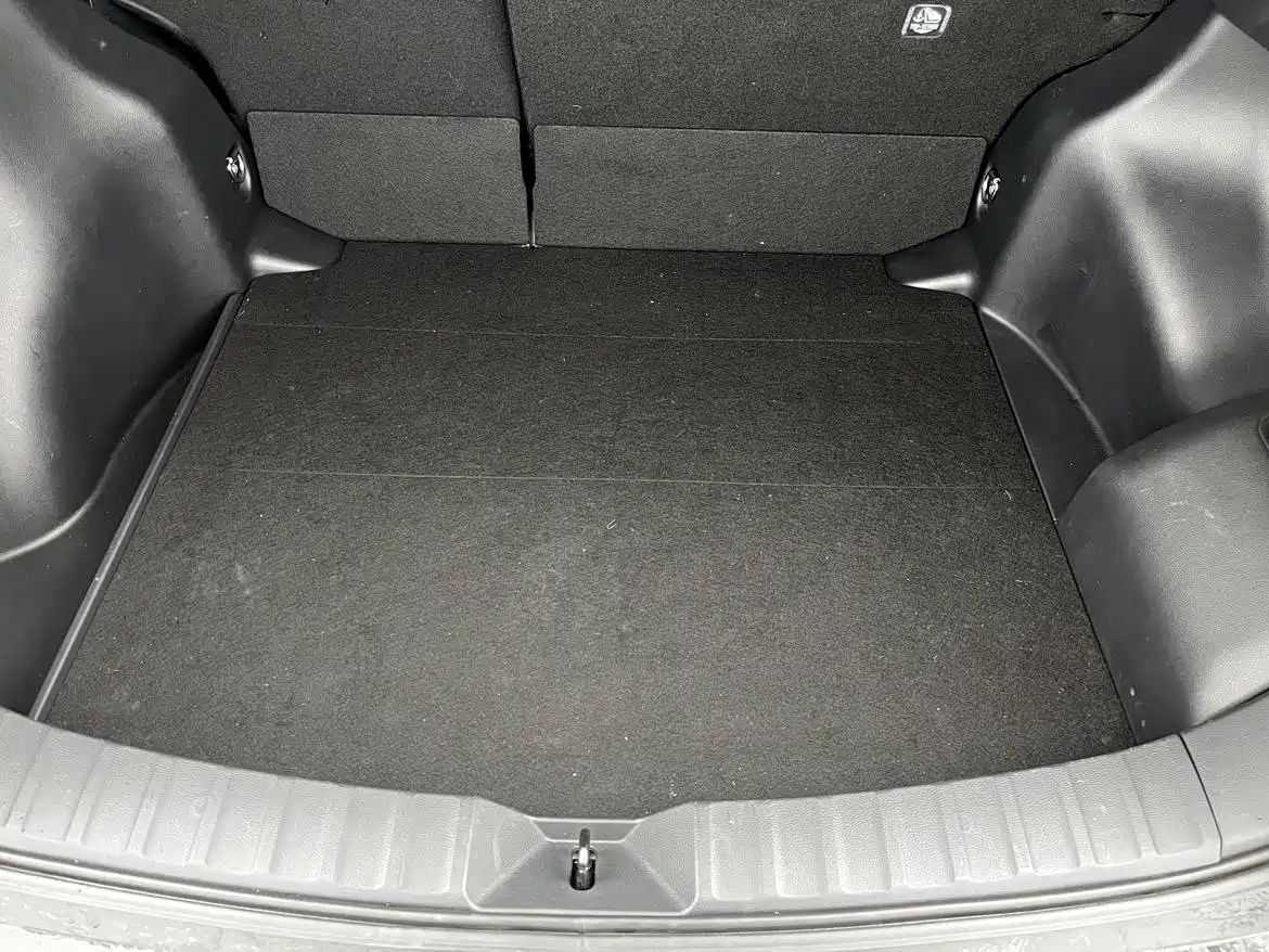 Toyota Corolla Cross 2024 2.0L Smart Hybrid Dual Engine Pioneer Edition фото 14
