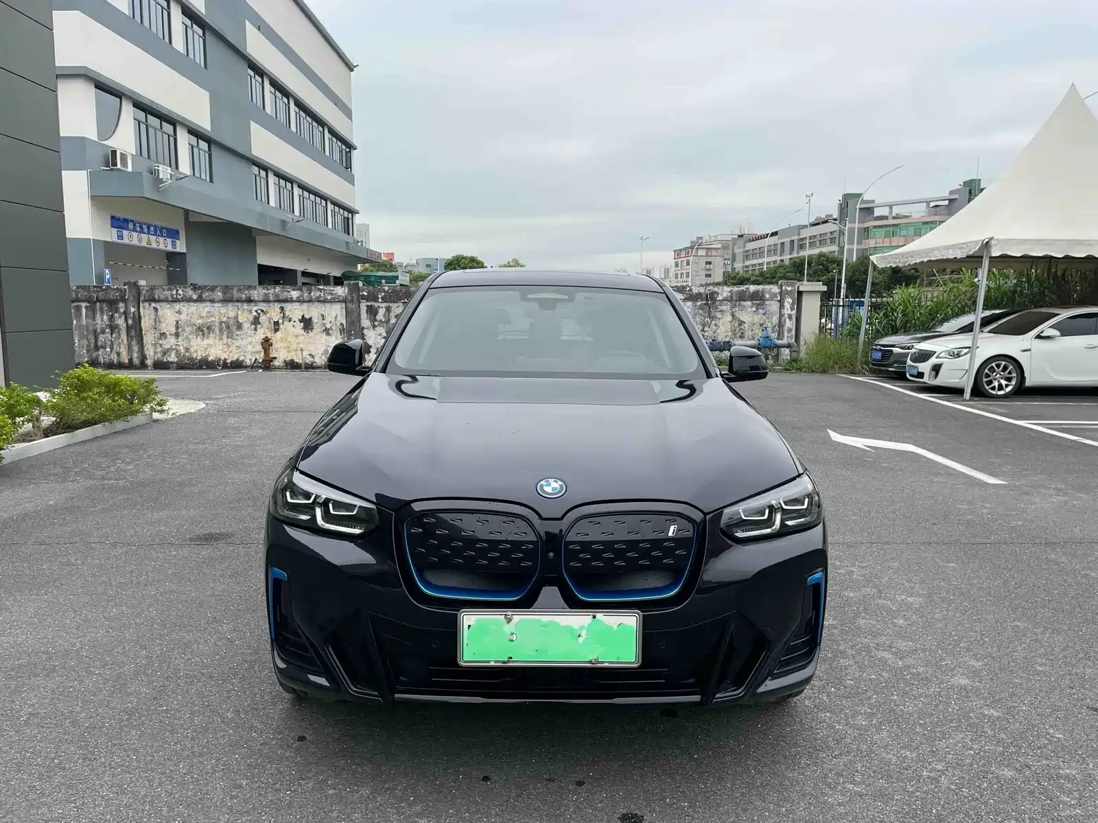 Фото 2 - BMW iX3