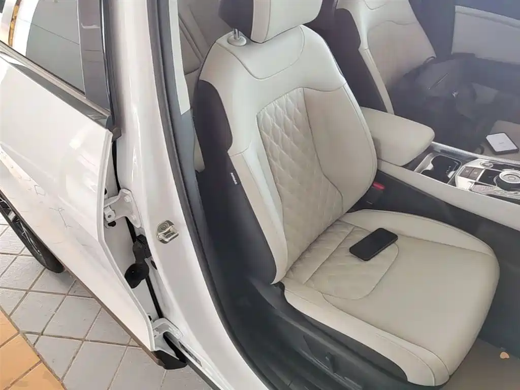 Kia Sportage 2023 2.0L HEV 2WD Flagship Edition фото 25