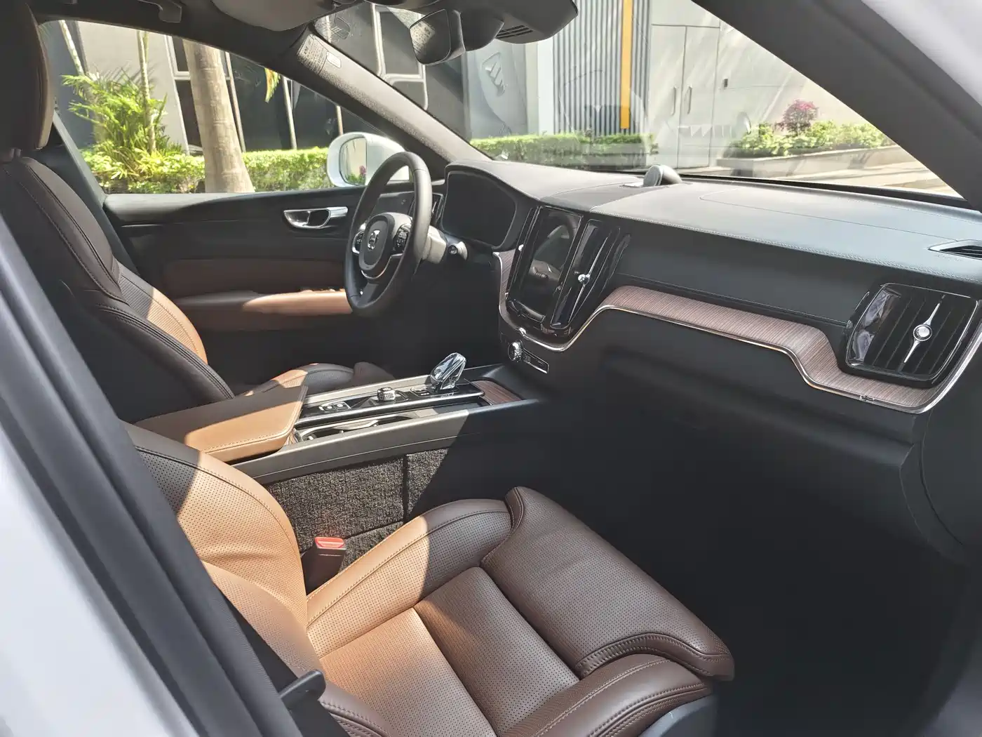Volvo XC60 Plug-in Hybrid 2023 2024 T8 PHEV Long Range AWD Smart Elegance Luxury Edition