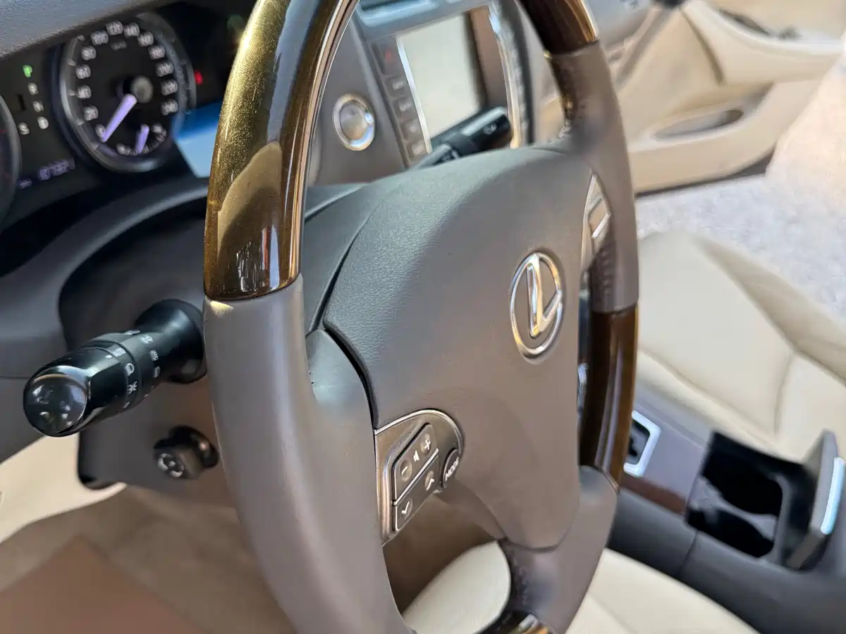 Lexus ES 2010 350 Luxury Edition фото 20