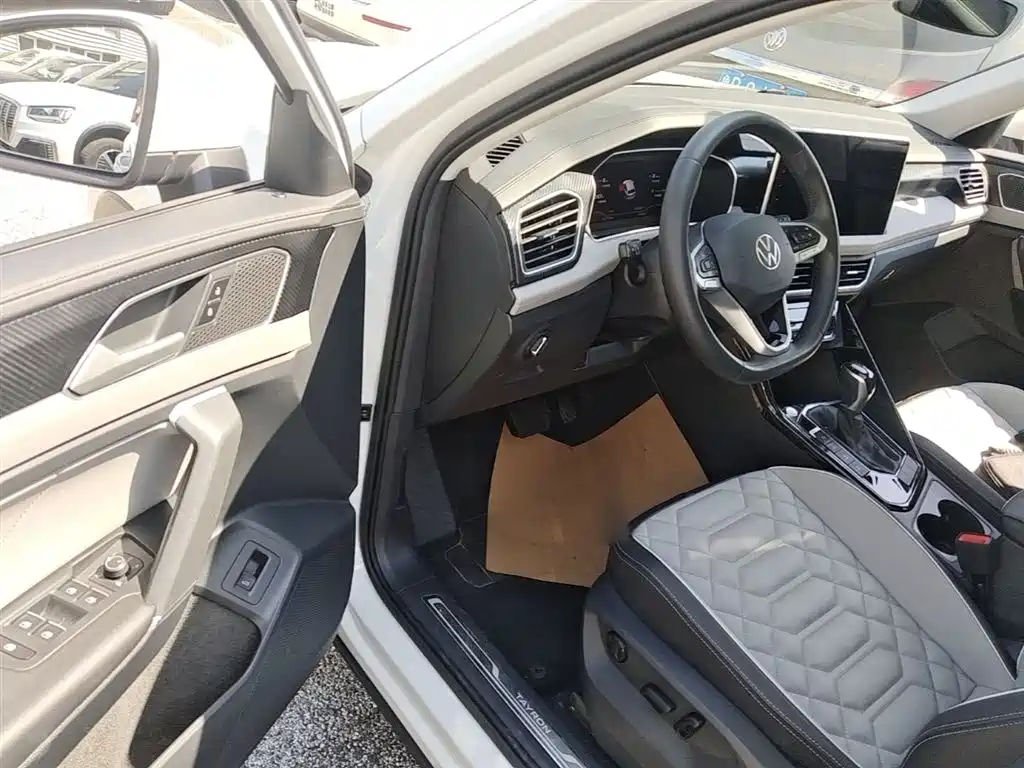 Volkswagen Tayron 2023 300TSI 2WD Luxury Plus Advanced Edition фото 16