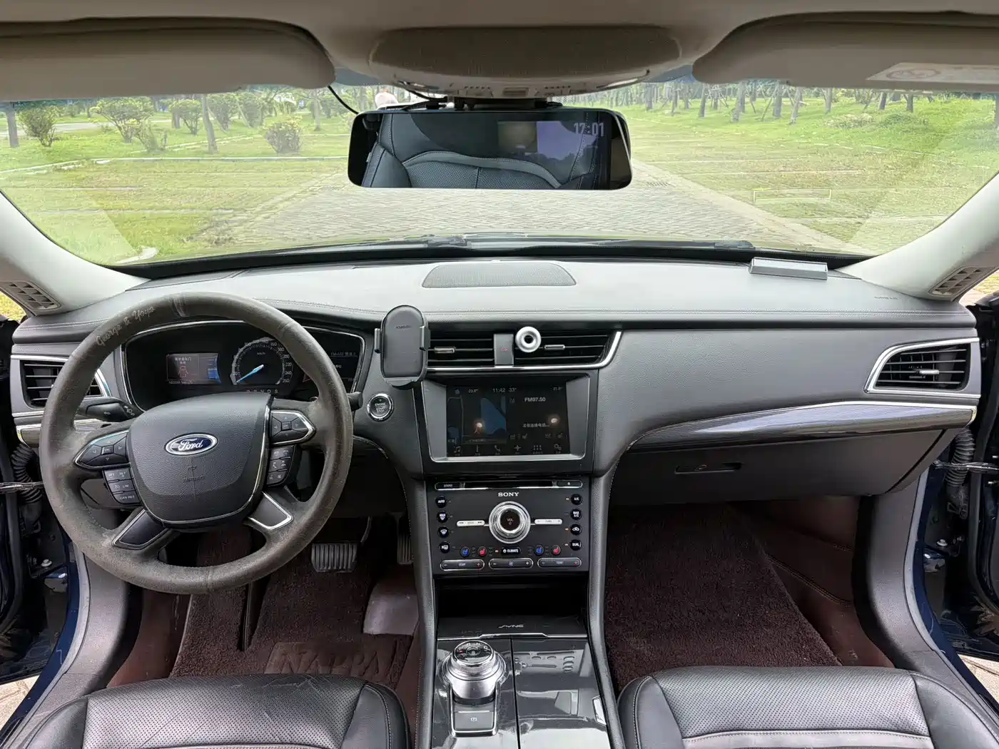 Фото 12 - Ford Taurus