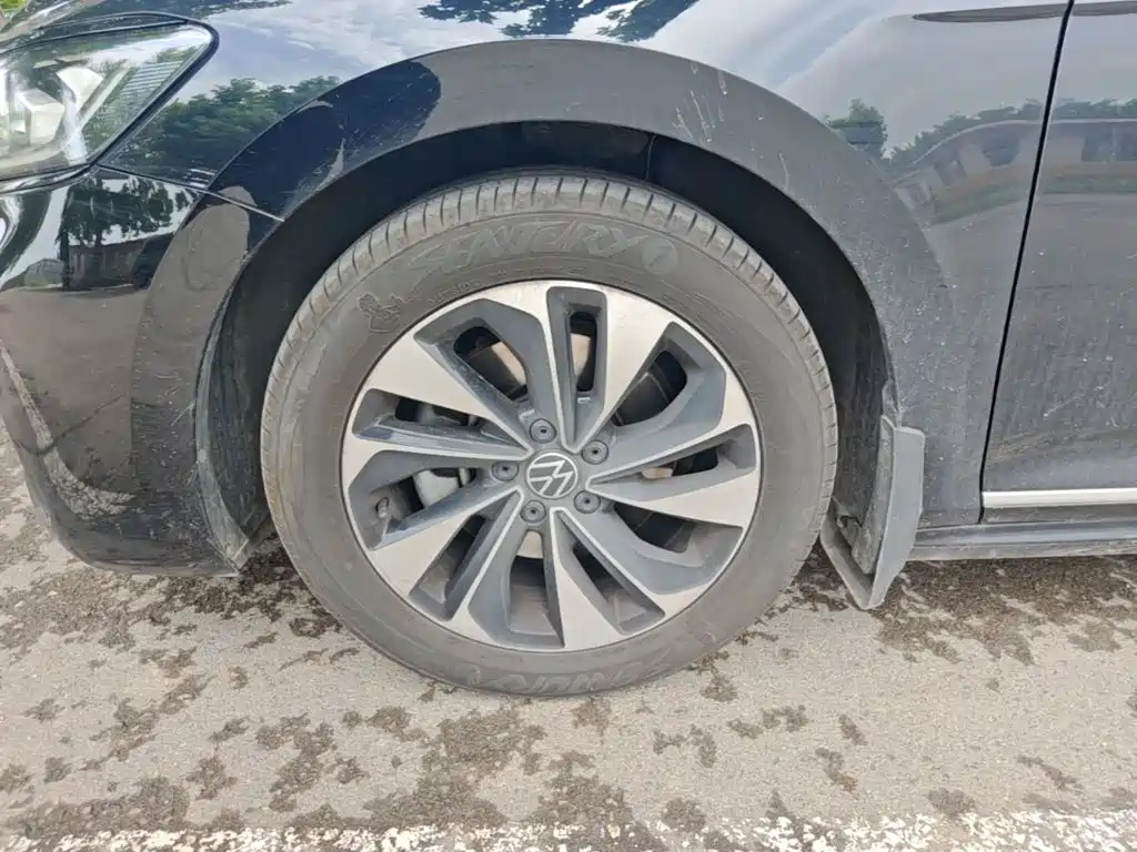 Photo 23 - Volkswagen Passat