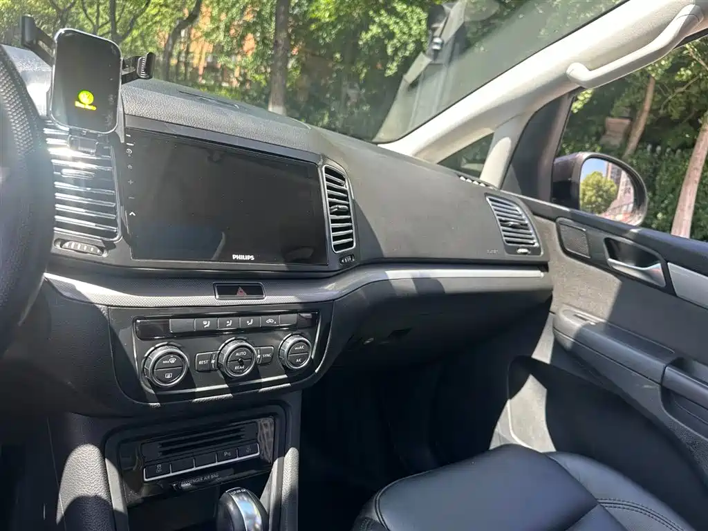 Volkswagen Sharan 2014 2.0TSI Standard фото 15