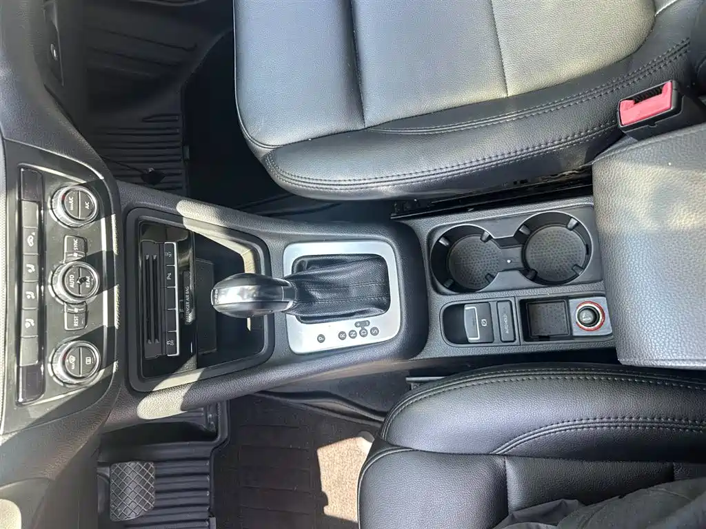 Volkswagen Sharan 2014 2.0TSI Standard фото 16