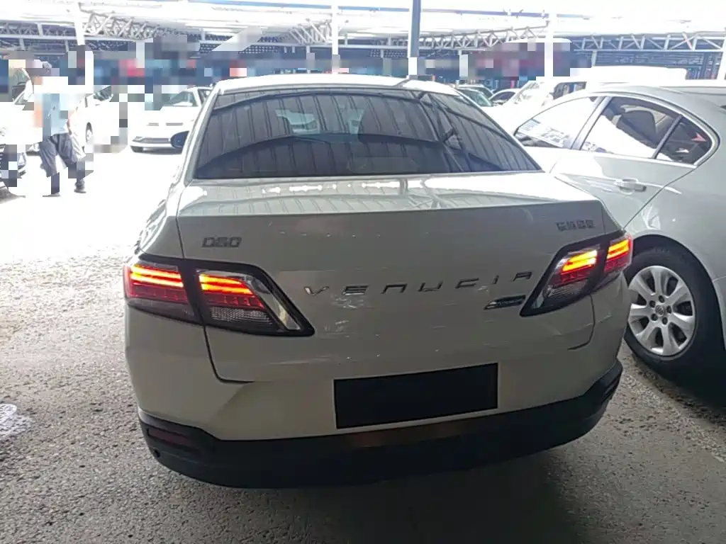 Venucia D60 2018 2018 1.6L CVT Smart Elite Edition