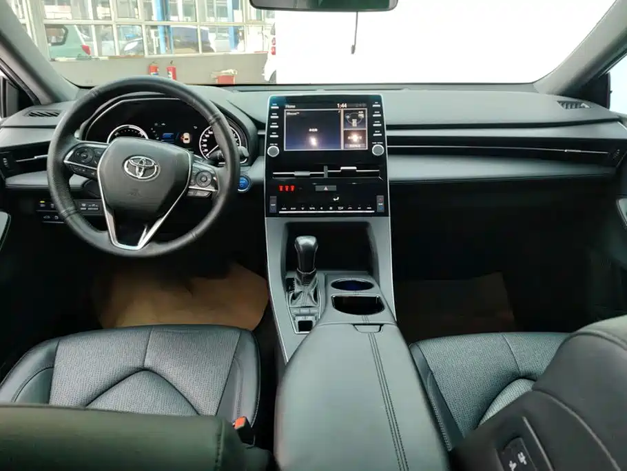 Photo 12 - Toyota Avalon