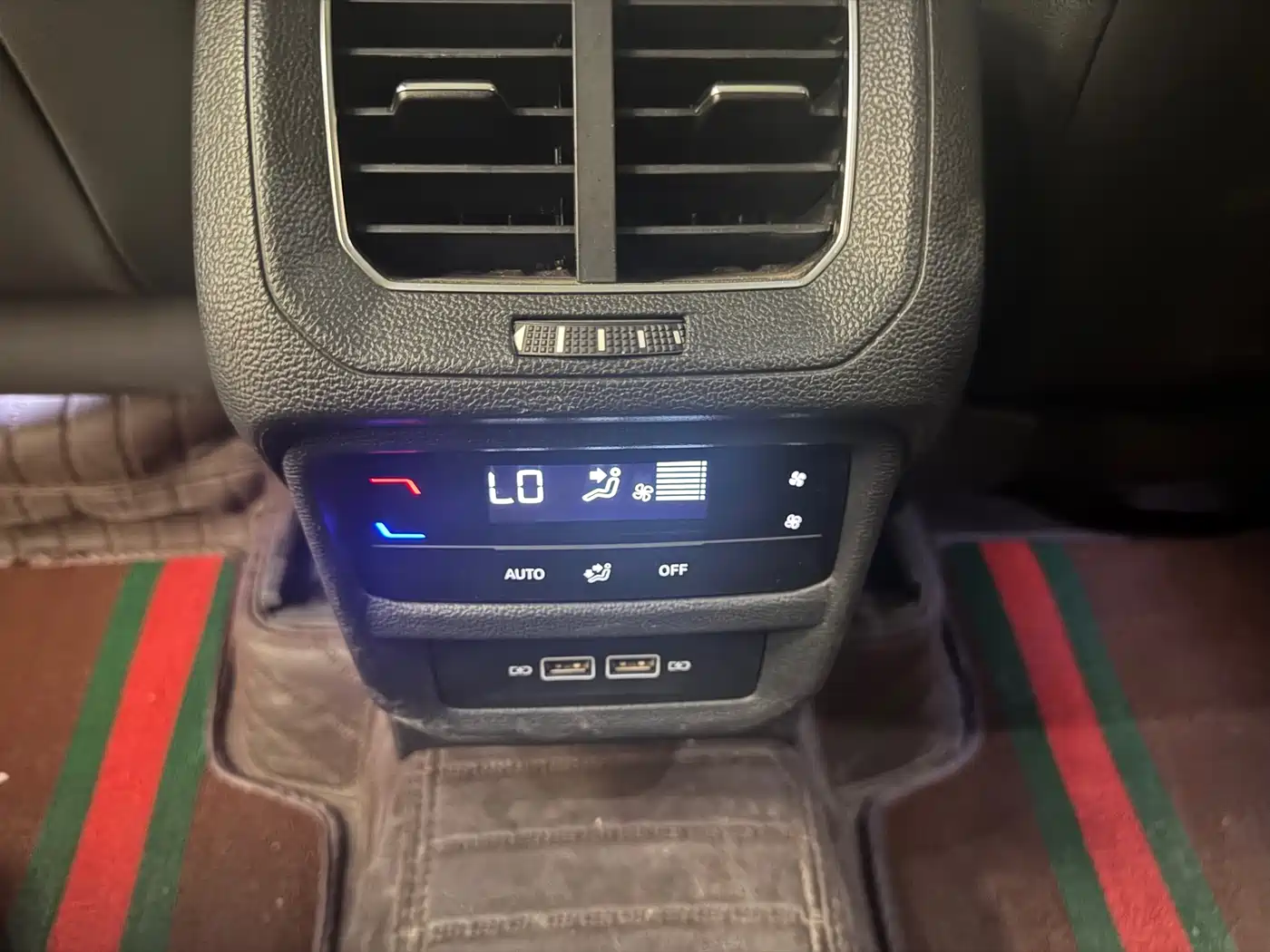 Volkswagen Tayron 2020 330TSI 2WD Luxury Smart Edition фото 10