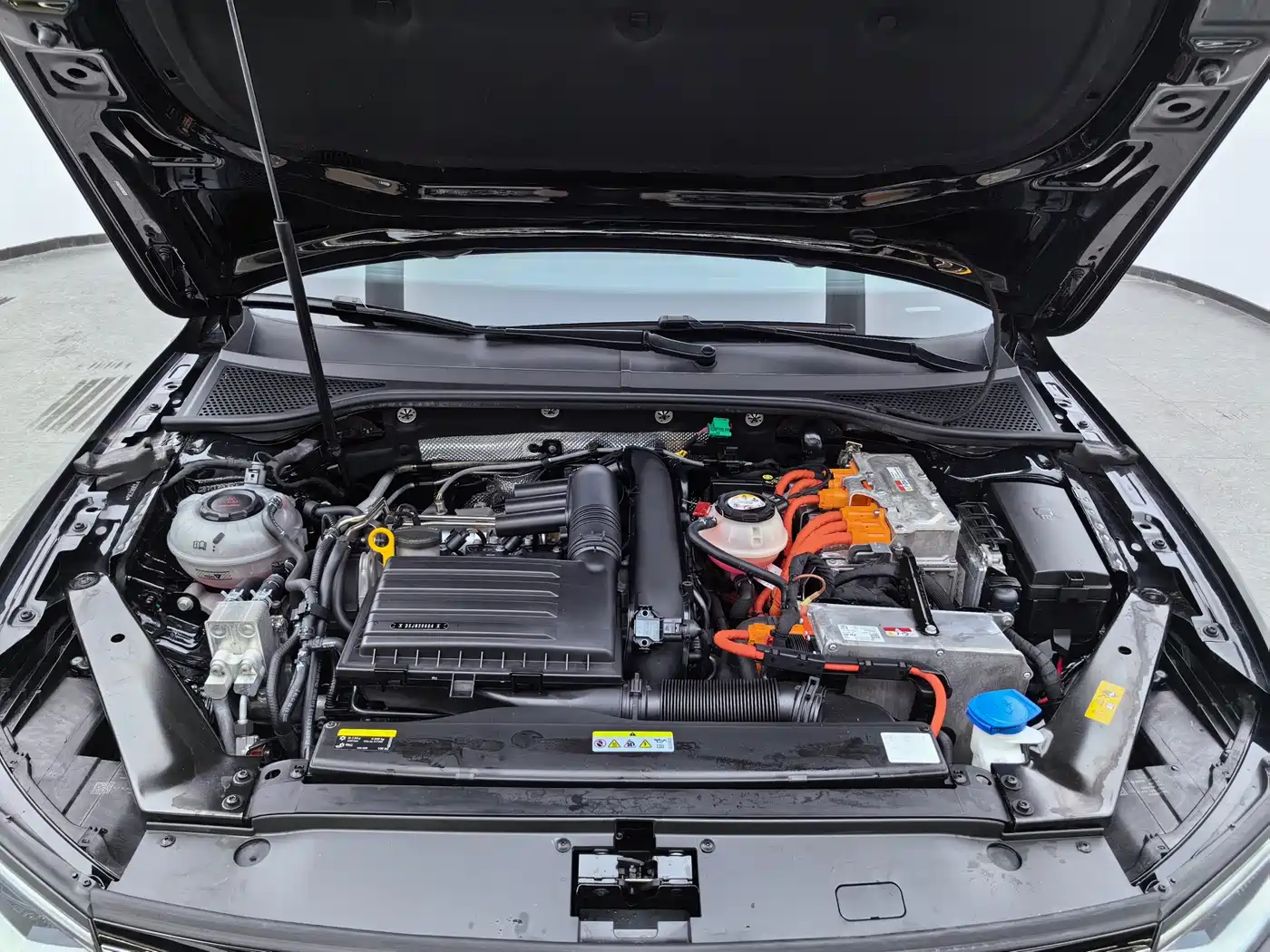 Volkswagen Magotan GTE Plug-in Hybrid 2022 GTE Luxury фото 10
