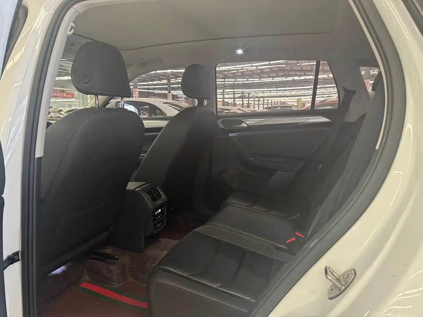 Volkswagen Tayron 2020 330TSI 2WD Luxury Smart Edition фото 6