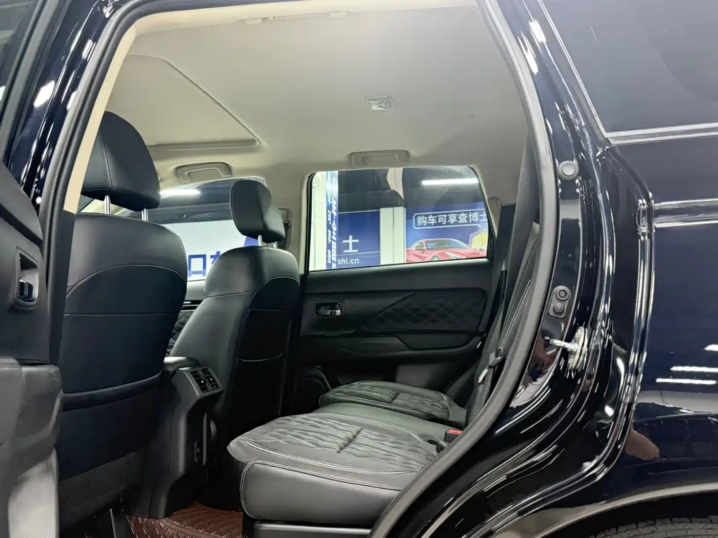 Mitsubishi Outlander 2021 Facelift 2.0L 2WD Premium Edition 5-Seater фото 17
