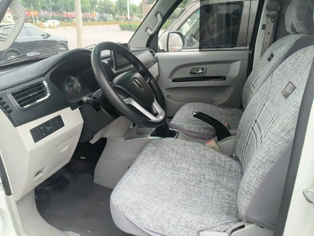 Jinbei New Hiace S 2023 2023 1.5L Fortune Van 2/5-seater AC Version SWC15M