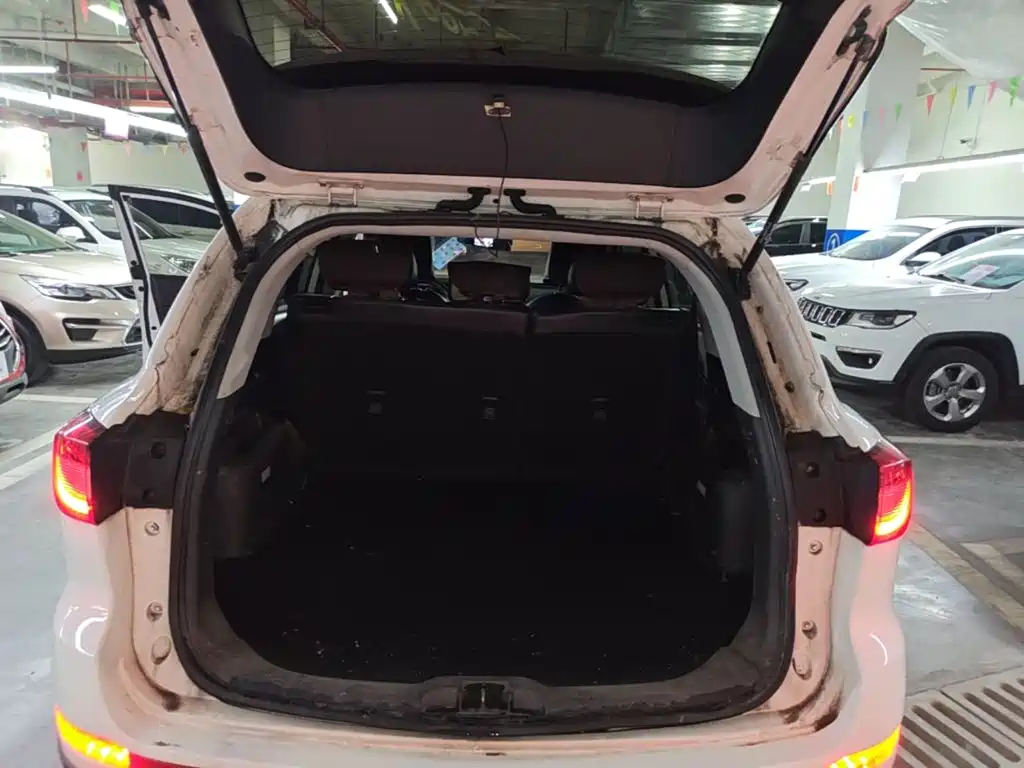 BAIC Huansu S6 2017 2016 1.5T CVT Fun Edition