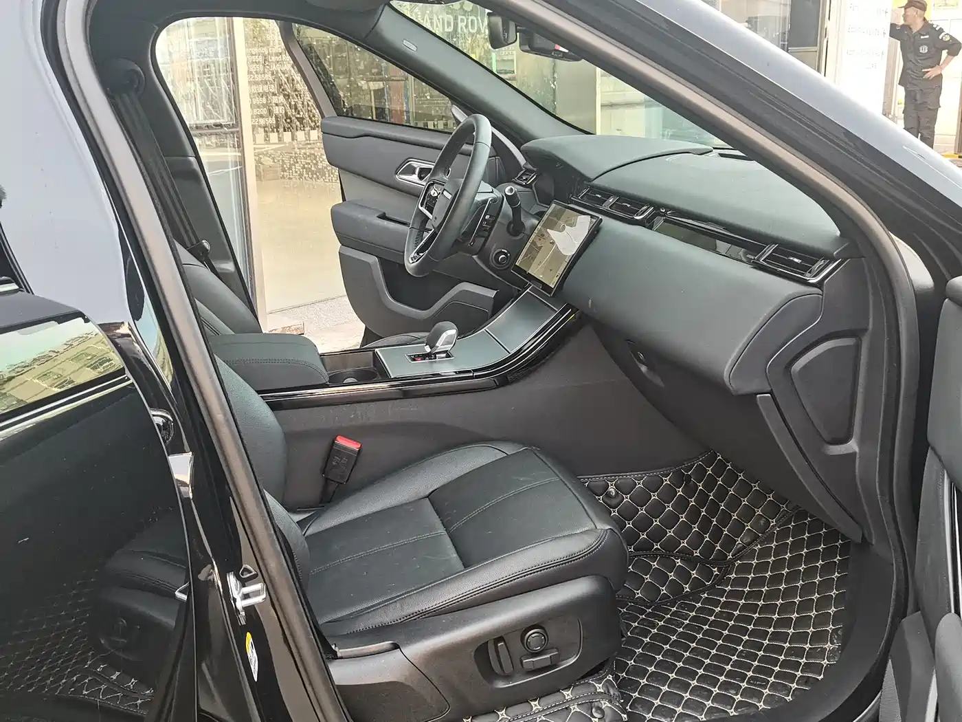 Land Rover Range Rover Velar 2025 S фото 7
