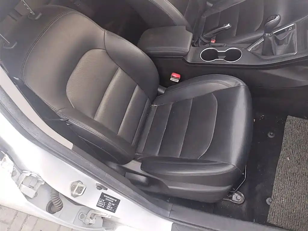 Фото 25 - Geely Vision