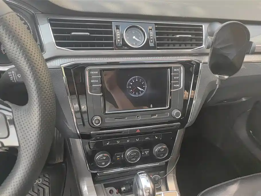 Volkswagen Passat 2017 330TSI DSG Prestige фото 13