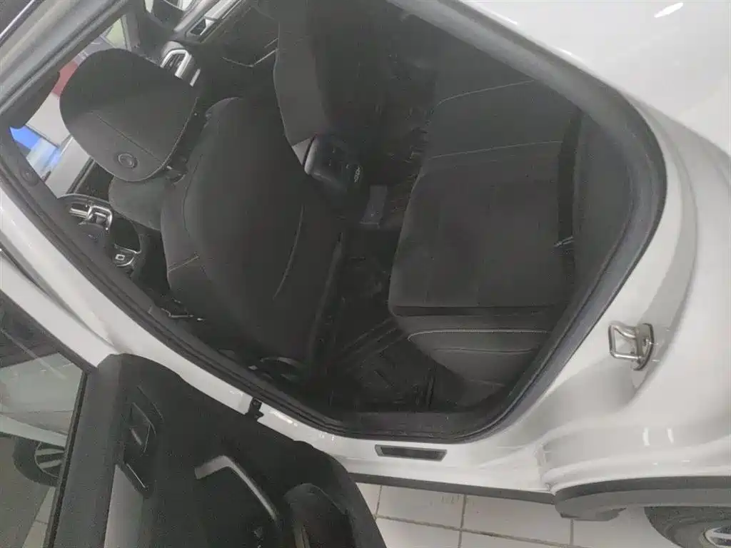 Volkswagen T-ROC 2022 280TSI DSG 2WD R-Line Pro PLUS фото 6