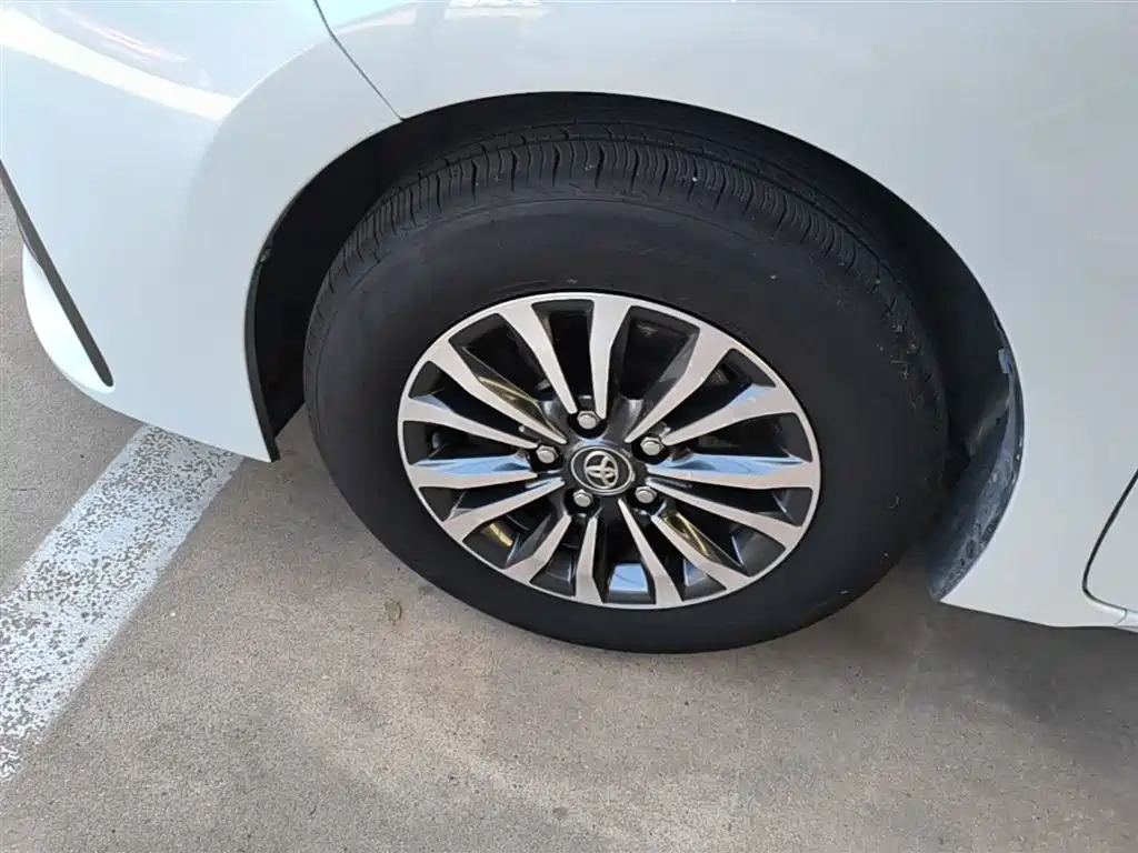 Toyota Corolla 2017 Facelift 1.2T S-CVT GL-i фото 23