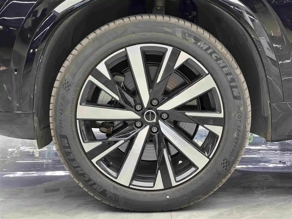 2025 Volvo XC90 Plug-in Hybrid