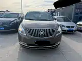 Photo 2 - Buick GL8