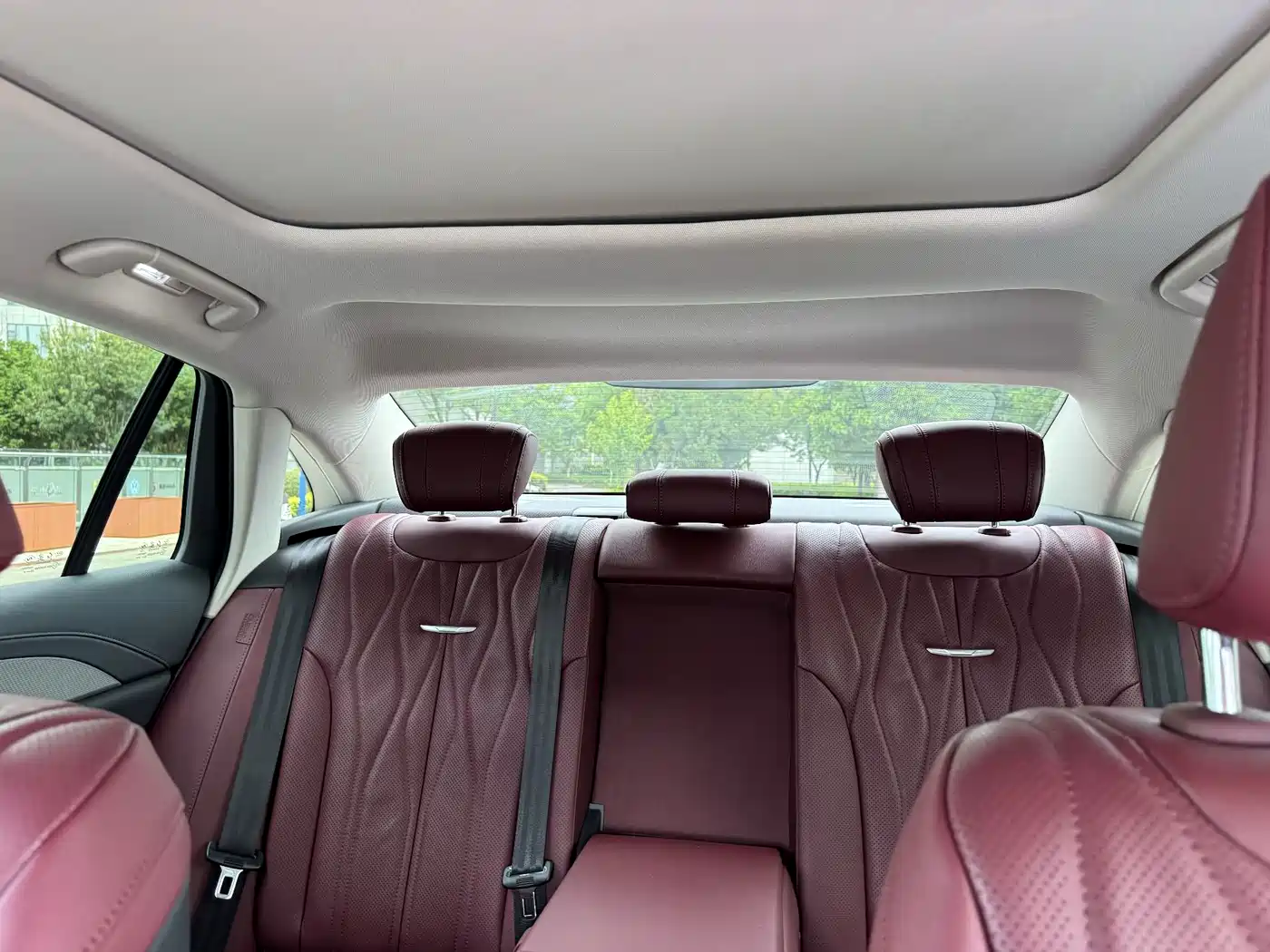 Hongqi H5 2024 2.0T Automatic Smart Connect Flag Leader Edition фото 24