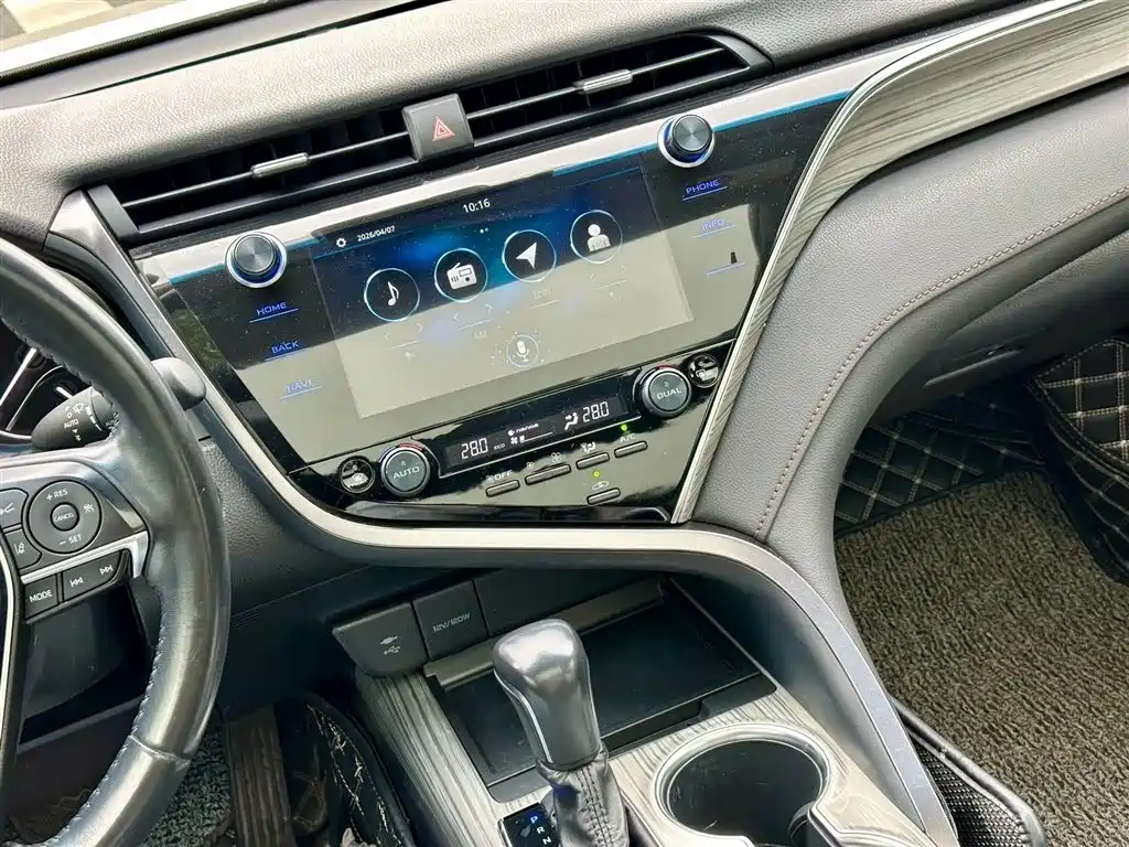 Toyota Camry 2019 Hybrid 2.5HG Luxury Edition China V фото 7