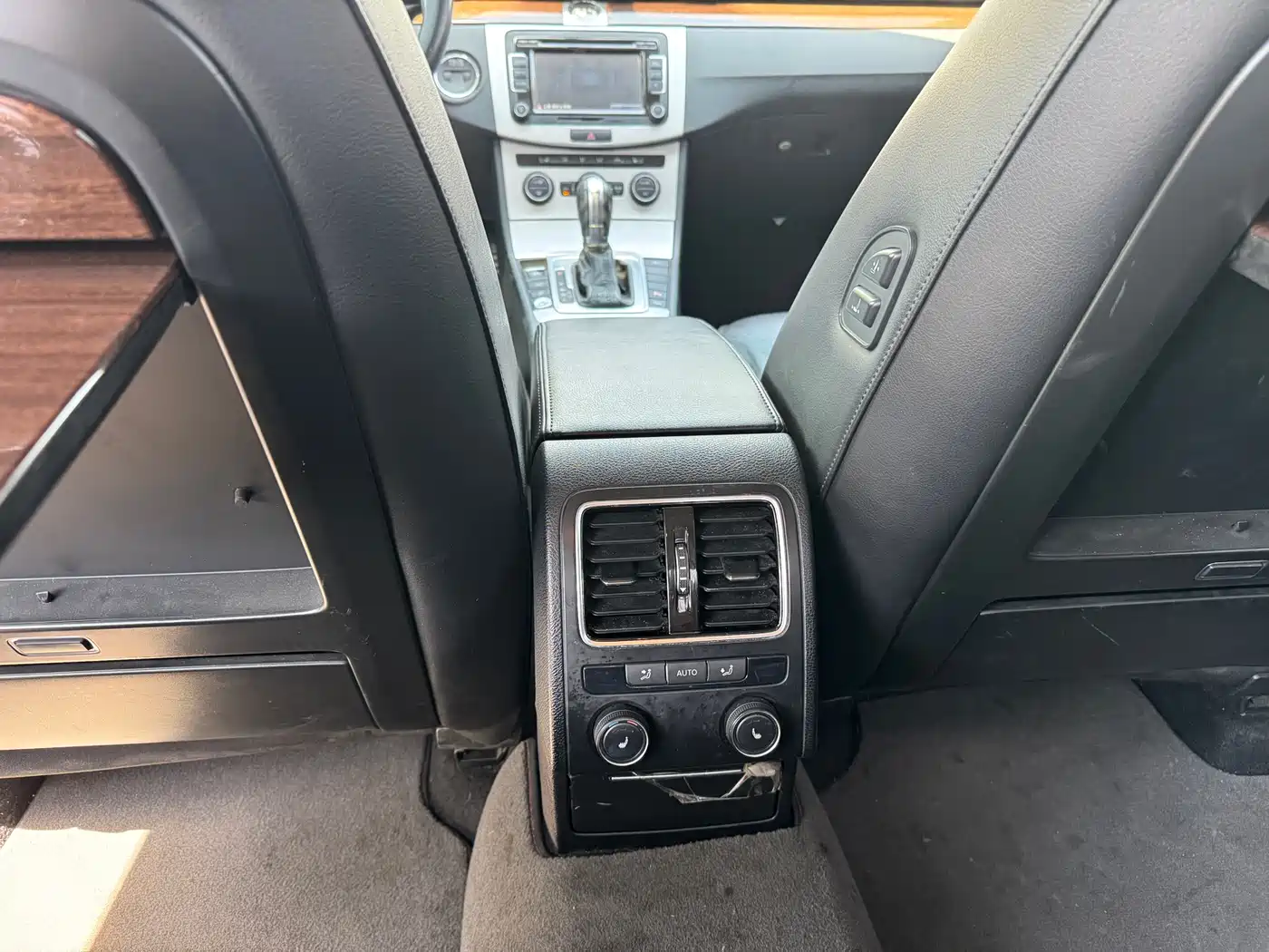 Volkswagen Magotan 2015 Facelift 1.8TSI Premium фото 11