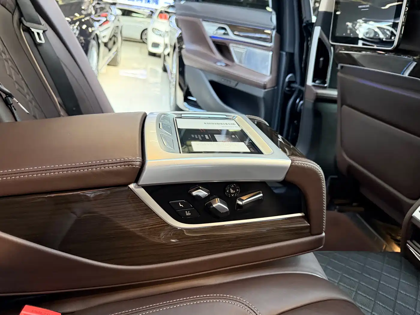 BMW 7 Series, миниатюра 27