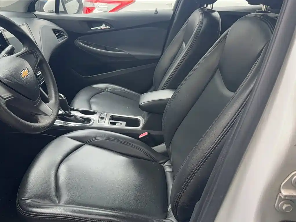 Chevrolet Cruze 2018 320 Automatic Pioneer Sunroof Edition фото 10