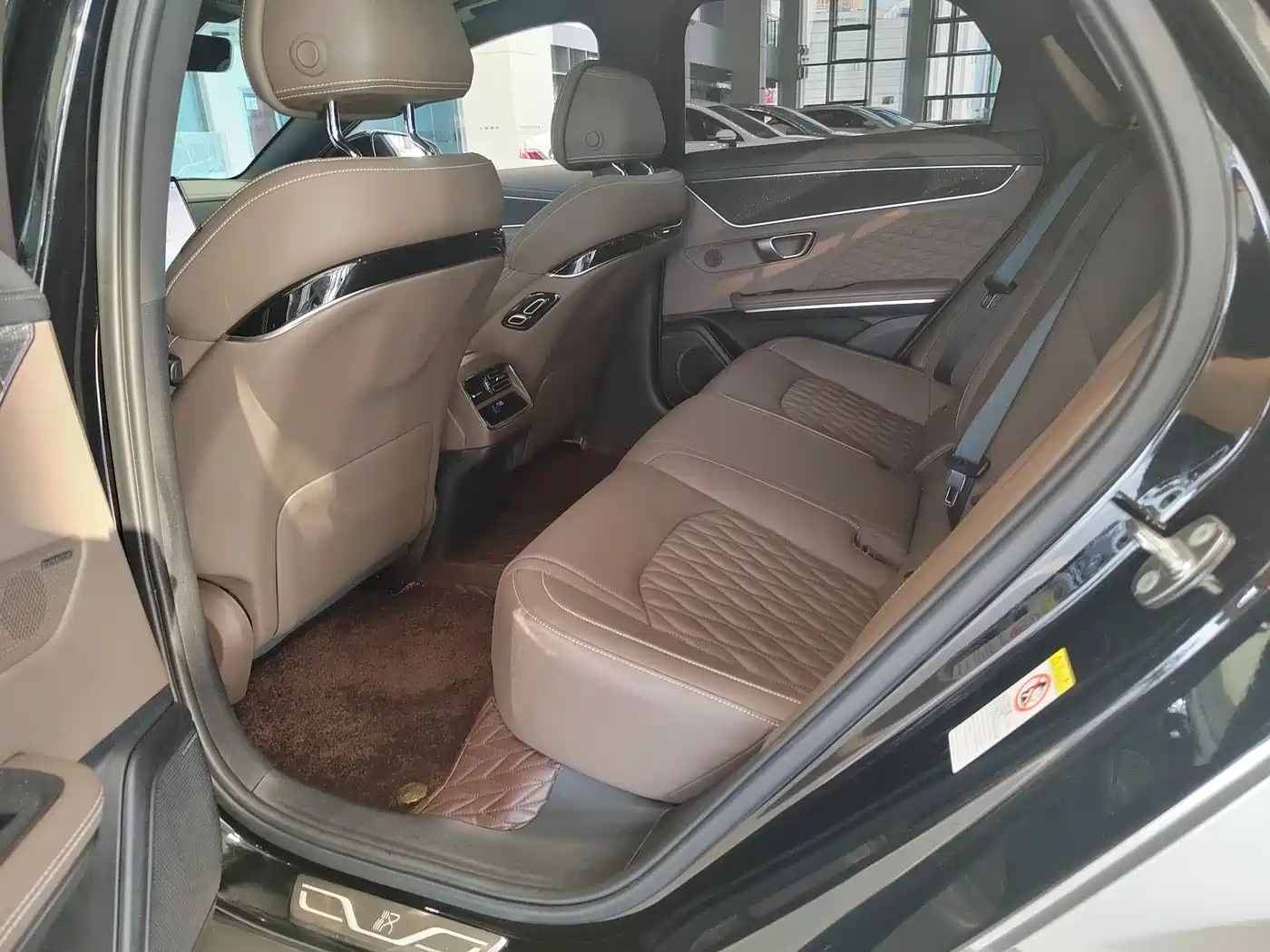 BYD Han 2024 DM-i Glory Edition 121KM Honor фото 11