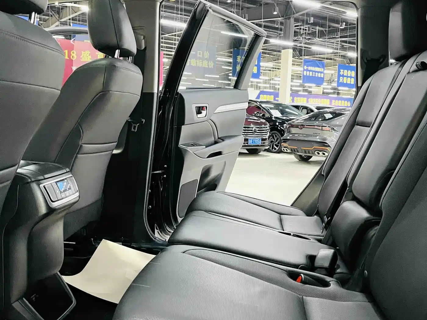 Toyota Highlander 2018 2.0T 2WD Luxury 7-seater (China V) фото 8