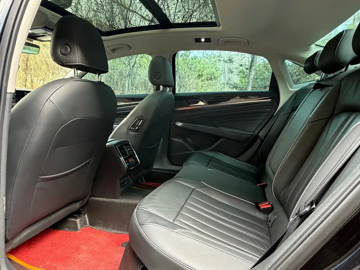Volkswagen Passat 2022 330TSI Elite Edition фото 7
