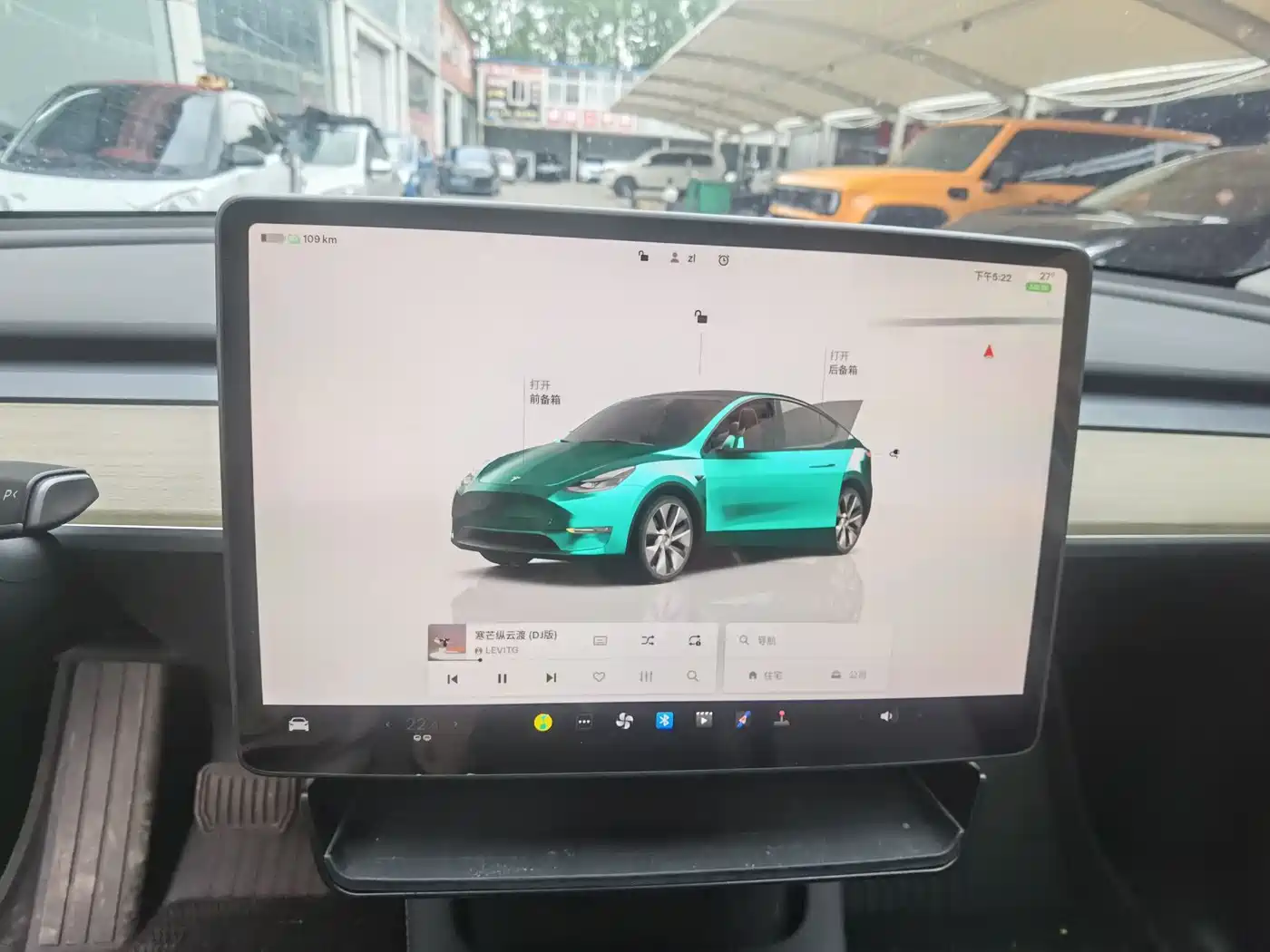 TESLA MODEL Y