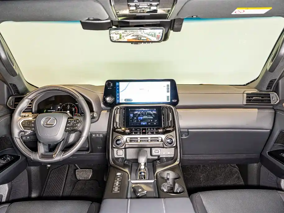 Lexus LX 2025 700h OVERTRAIL Frontier Edition фото 10